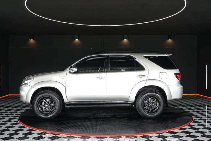 TOYOTA 4WD 2006 2.7V AT FORTUNER SILVER  3936 full