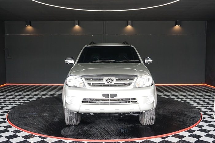 TOYOTA 4WD 2006 2.7V AT FORTUNER SILVER  3936 full