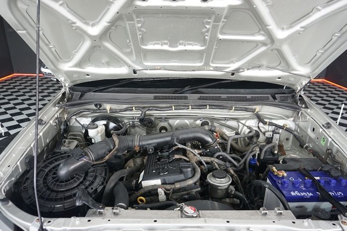 TOYOTA 4WD 2006 2.7V AT FORTUNER SILVER  3936 full