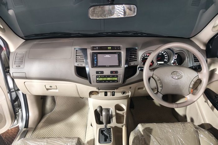 TOYOTA 4WD 2006 2.7V AT FORTUNER SILVER  3936 full