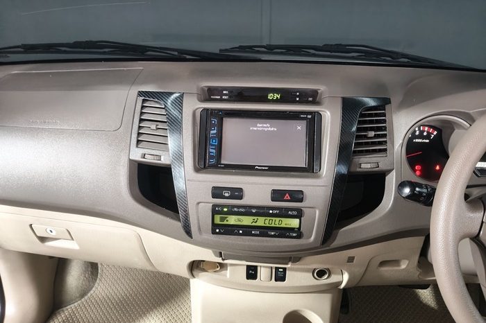 TOYOTA 4WD 2006 2.7V AT FORTUNER SILVER  3936 full