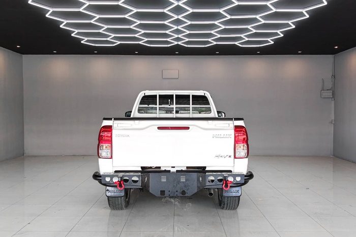 REVO 2WD 2024 2.8J MT STANDARD WHITE  7097 full