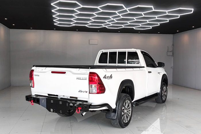 REVO 2WD 2024 2.8J MT STANDARD WHITE  7097 full