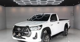 REVO 2WD 2024 2.8J MT STANDARD WHITE  7097