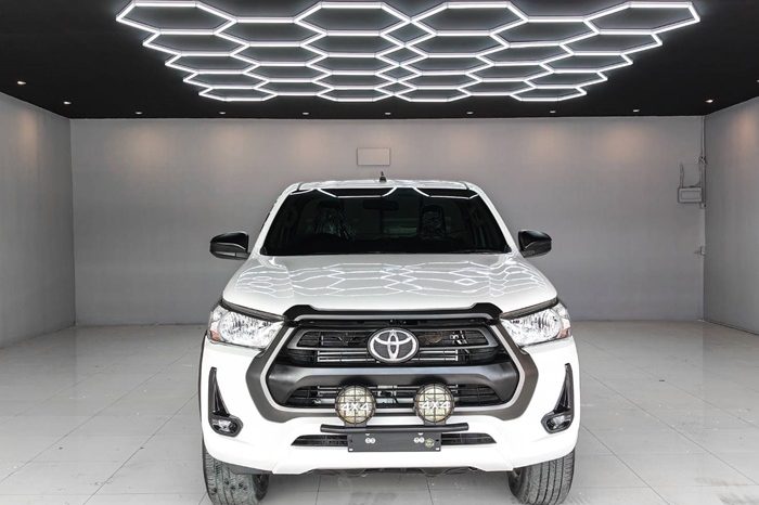REVO 2WD 2024 2.8J MT STANDARD WHITE  7097 full