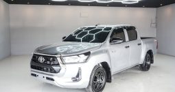 REVO 2WD 2022 2.4 ENTRY AT DOUBLE CAB SILVER  5548