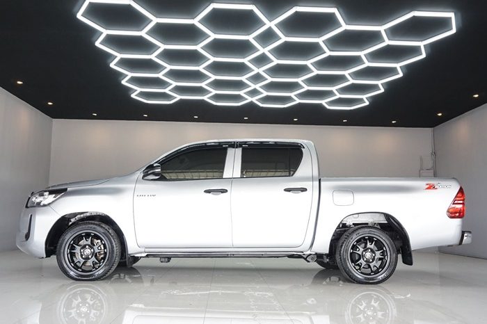 REVO 2WD 2022 2.4 ENTRY AT DOUBLE CAB SILVER  5548 full