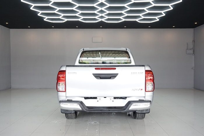 REVO 2WD 2022 2.4 ENTRY AT DOUBLE CAB SILVER  5548 full