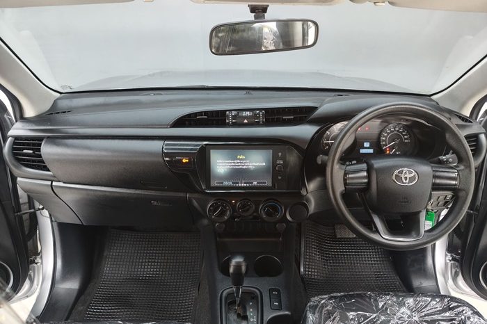 REVO 2WD 2022 2.4 ENTRY AT DOUBLE CAB SILVER  5548 full