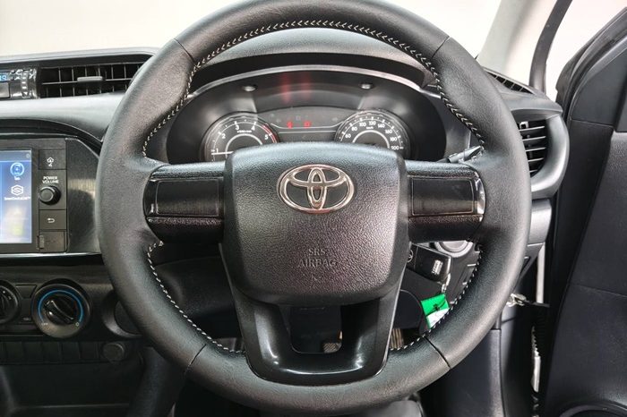 REVO 2WD 2021 2.4J MT STANDARD GREY  5769 full