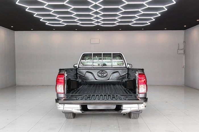 REVO 2WD 2021 2.4J MT STANDARD GREY  5769 full