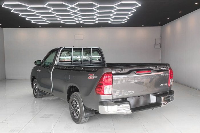 REVO 2WD 2021 2.4J MT STANDARD GREY  5769 full