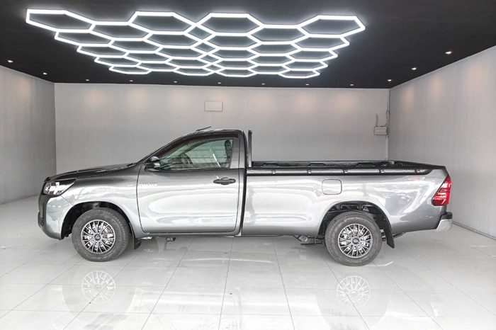REVO 2WD 2021 2.4J MT STANDARD GREY  5769 full