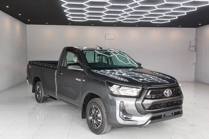 REVO 2WD 2021 2.4J MT STANDARD GREY  5769 full