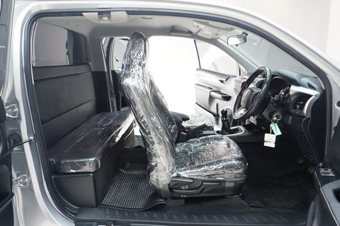 REVO 2WD 2021 2.4 MID AT SMART CAB SILVER  2199 full