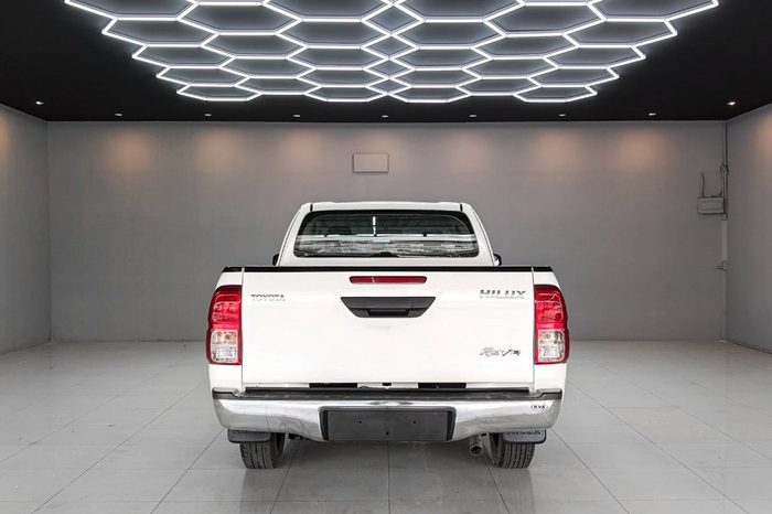 REVO 2WD 2019 2.4J MT SMART CAB WHITE  1216 full