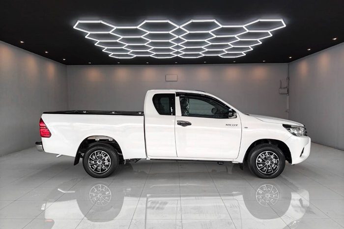 REVO 2WD 2019 2.4J MT SMART CAB WHITE  1216 full