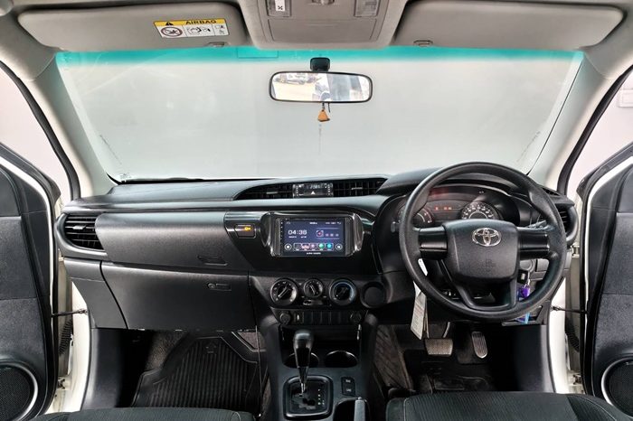 REVO 2WD 2021 2.4 Z EDITION AT DOUBLE CAB WHITE  9344 full