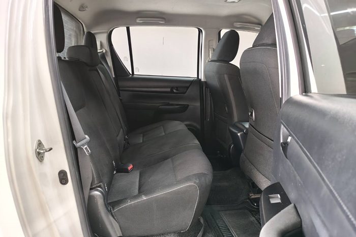 REVO 2WD 2021 2.4 Z EDITION AT DOUBLE CAB WHITE  9344 full