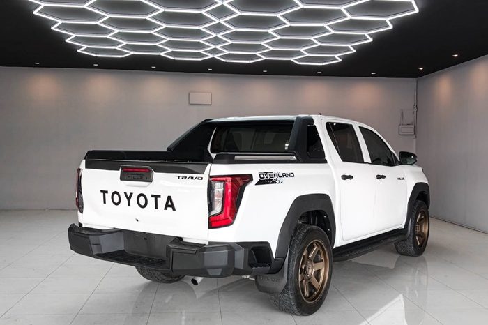 REVO 2WD 2021 2.4 Z EDITION AT DOUBLE CAB WHITE  9344 full