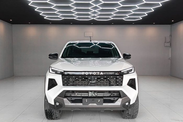 REVO 2WD 2021 2.4 Z EDITION AT DOUBLE CAB WHITE  9344 full