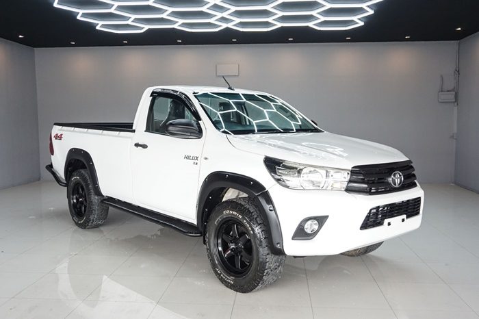 REVO 2WD 2017 2.8J MT STANDARD WHITE  4360 full