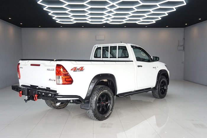 REVO 2WD 2017 2.8J MT STANDARD WHITE  4360 full