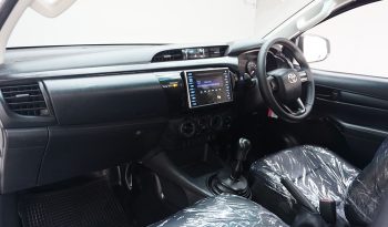 REVO 2WD 2017 2.8J MT STANDARD WHITE  4360 full