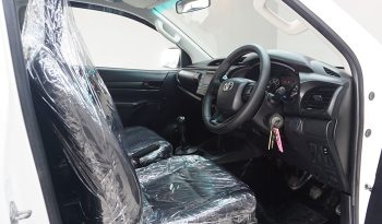 REVO 2WD 2017 2.8J MT STANDARD WHITE  4360 full