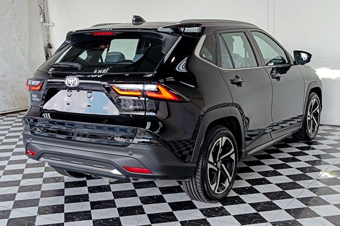 TOYOTA 2026 SUV PREMIUM YARIS CROSS 2WD 1.5 AT BLACK  54378 full
