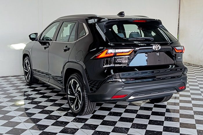 TOYOTA 2026 SUV PREMIUM YARIS CROSS 2WD 1.5 AT BLACK  54378 full