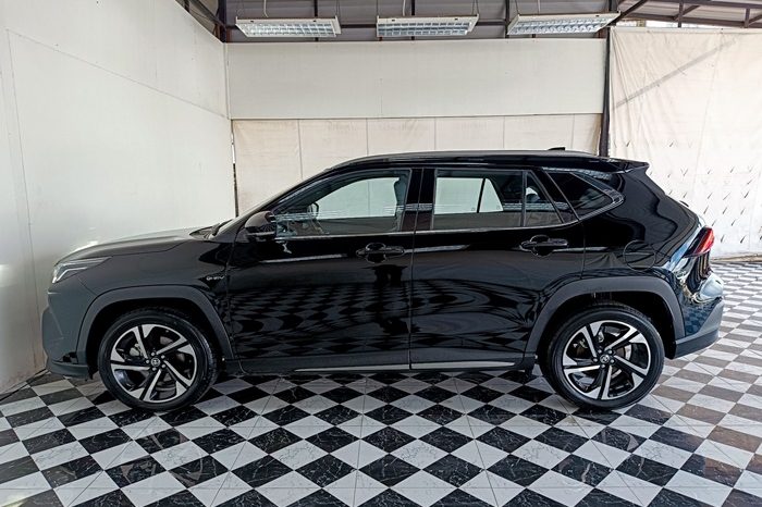 TOYOTA 2026 SUV PREMIUM YARIS CROSS 2WD 1.5 AT BLACK  54378 full