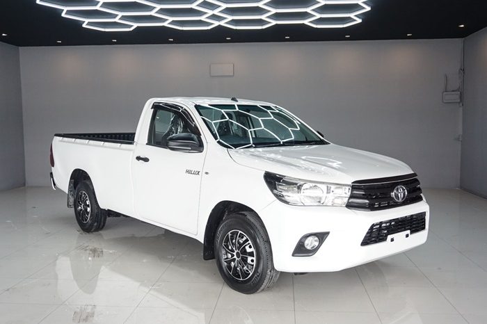 REVO 2WD 2019 2.4J MT STANDARD WHITE  7258 full