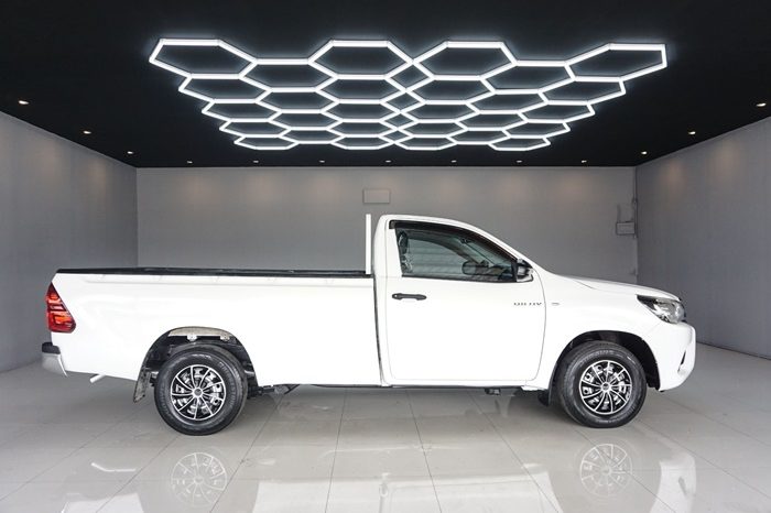 REVO 2WD 2019 2.4J MT STANDARD WHITE  7258 full