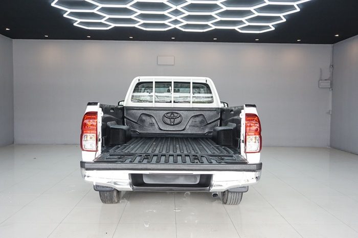 REVO 2WD 2019 2.4J MT STANDARD WHITE  7258 full
