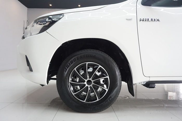 REVO 2WD 2019 2.4J MT STANDARD WHITE  7258 full