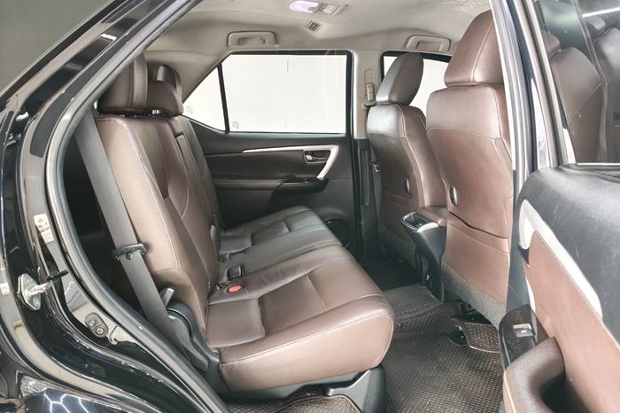 TOYOTA 2WD 2016 2.4V AT FORTUNER BLACK  2270 full
