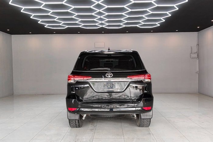 TOYOTA 2WD 2016 2.4V AT FORTUNER BLACK  2270 full