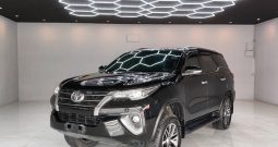TOYOTA 2WD 2016 2.4V AT FORTUNER BLACK  2270