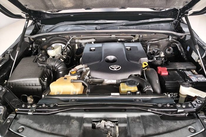 TOYOTA 2WD 2016 2.4V AT FORTUNER BLACK  2270 full