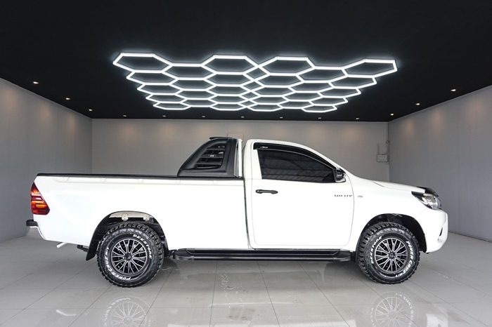 REVO 2WD 2019 2.4J MT STANDARD WHITE  5987 full