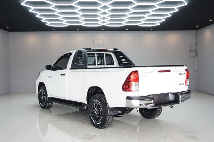 REVO 2WD 2019 2.4J MT STANDARD WHITE  7043 full