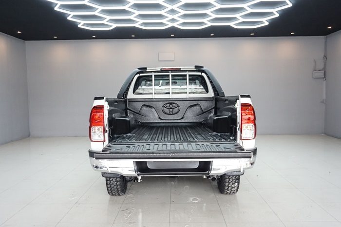 REVO 2WD 2019 2.4J MT STANDARD WHITE  7043 full