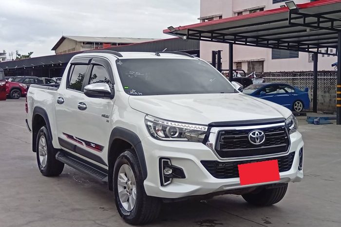 REVO PRE 2018 2.8G AT DOUBLE CAB WHITE  5891 full