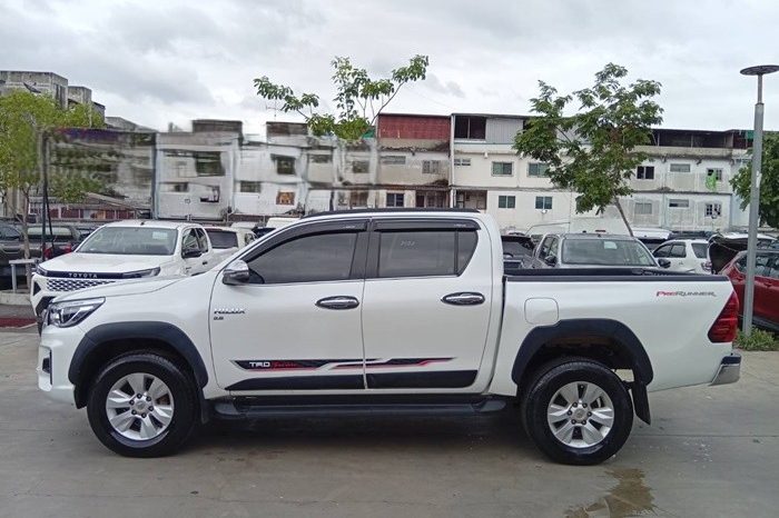 REVO PRE 2018 2.8G AT DOUBLE CAB WHITE  5891 full