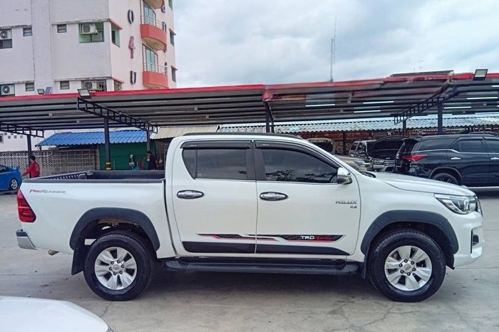 REVO PRE 2018 2.8G AT DOUBLE CAB WHITE  5891 full