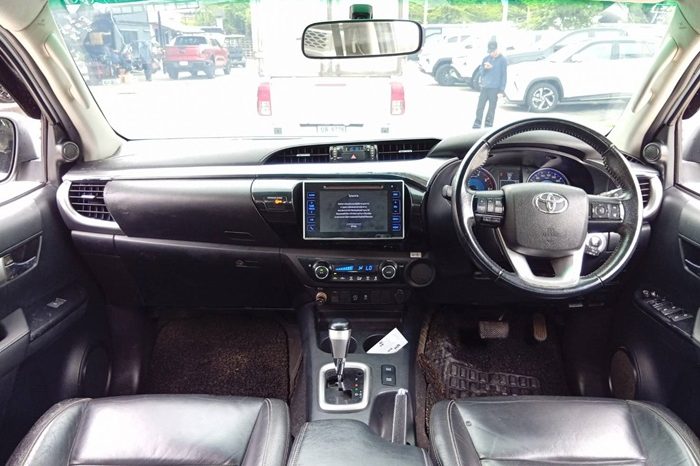 REVO PRE 2018 2.8G AT DOUBLE CAB WHITE  5891 full