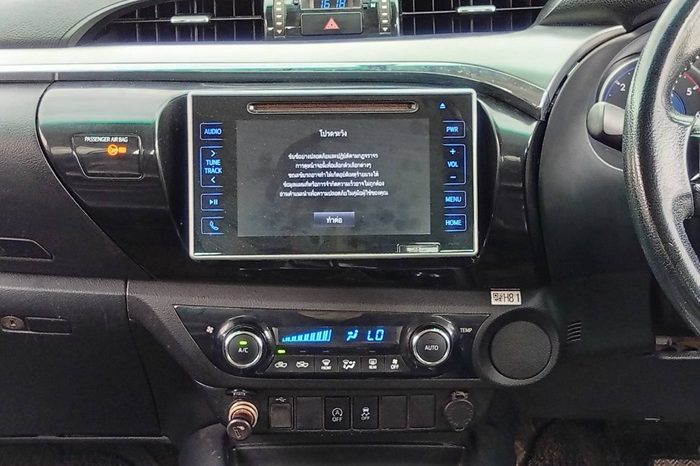 REVO PRE 2018 2.8G AT DOUBLE CAB WHITE  5891 full