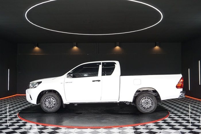 REVO 2WD 2017 2.4J MT SMART CAB WHITE  4338 full