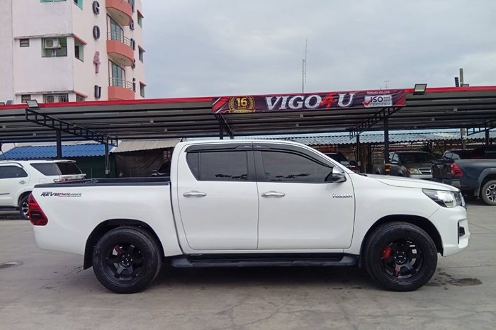 REVO 2WD 2020 2.4 J AT DOUBLE CAB WHITE 4255 full